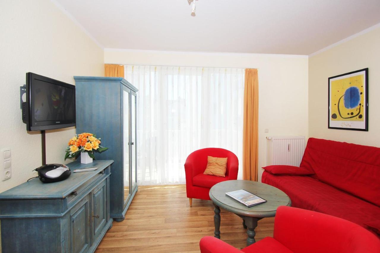Balkon, Gratis Nutzung Vom Ahoi Erlebnisbad Und Sauna In Sellin - Villa Karola Fewo 09 Гёрен Экстерьер фото