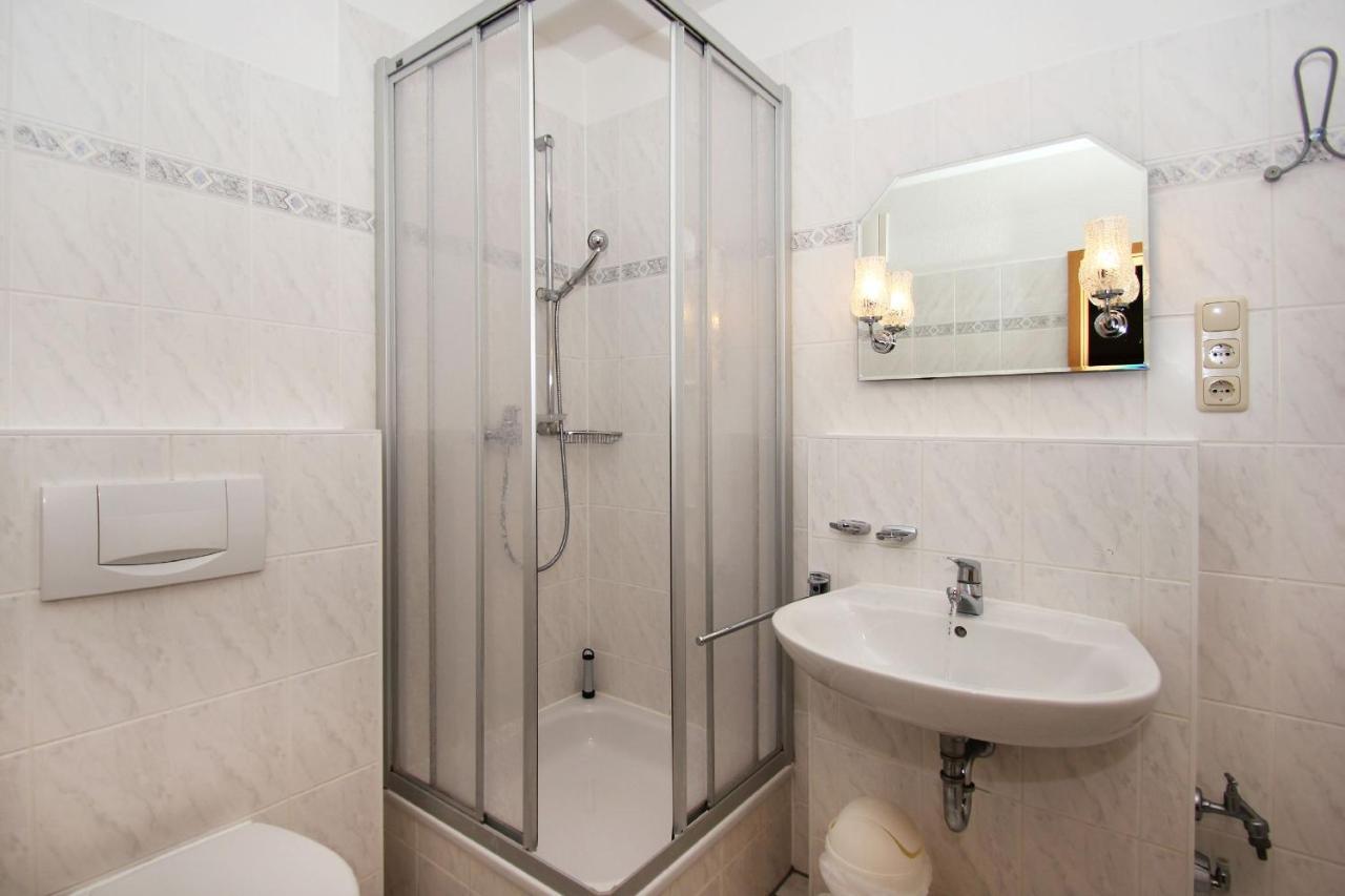 Balkon, Gratis Nutzung Vom Ahoi Erlebnisbad Und Sauna In Sellin - Villa Karola Fewo 09 Гёрен Экстерьер фото